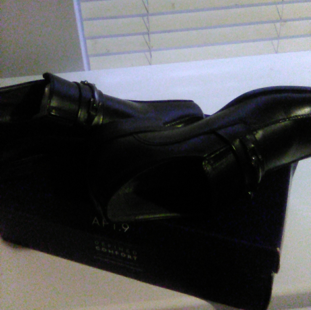 Kenneth Cole dress shoes